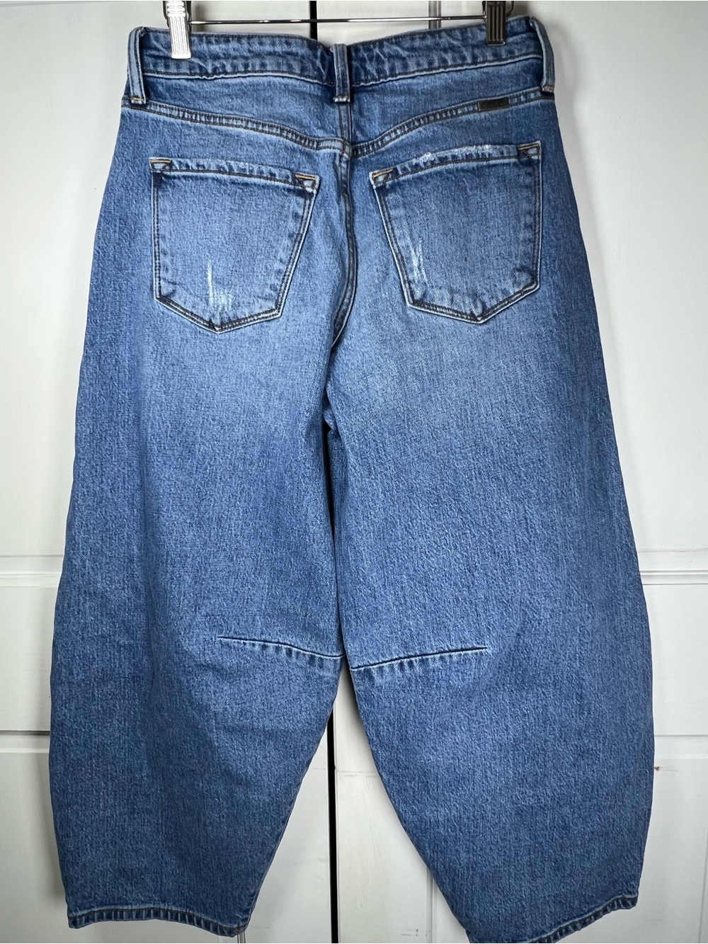 KanCan Women’s Distressed Barrel Jeans Pristine Condition Size 25 - Picture 3 of 6